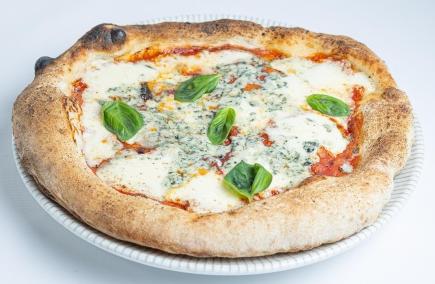 Неаполитана четыре сыра